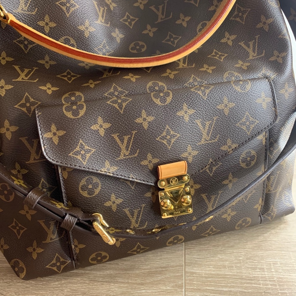 **DO NOT BUY** Additional photos LV Métis Hobo